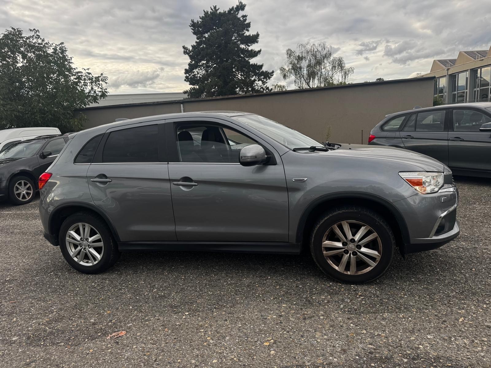 MITSUBISHI ASX 2.2 DID Style 4WD Automatic-image-3