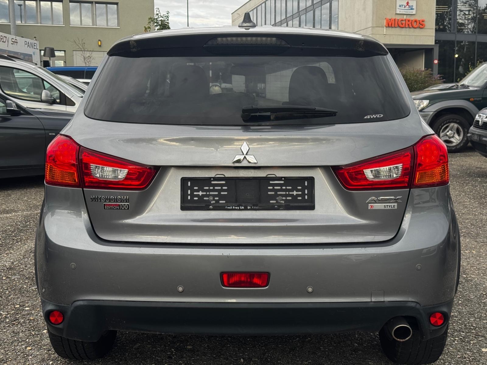MITSUBISHI ASX 2.2 DID Style 4WD Automatic-image-5