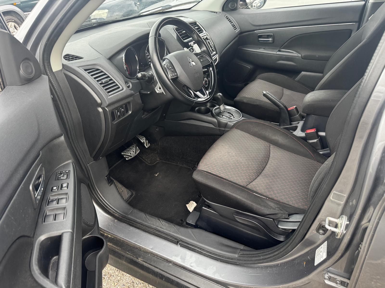 MITSUBISHI ASX 2.2 DID Style 4WD Automatic-image-9