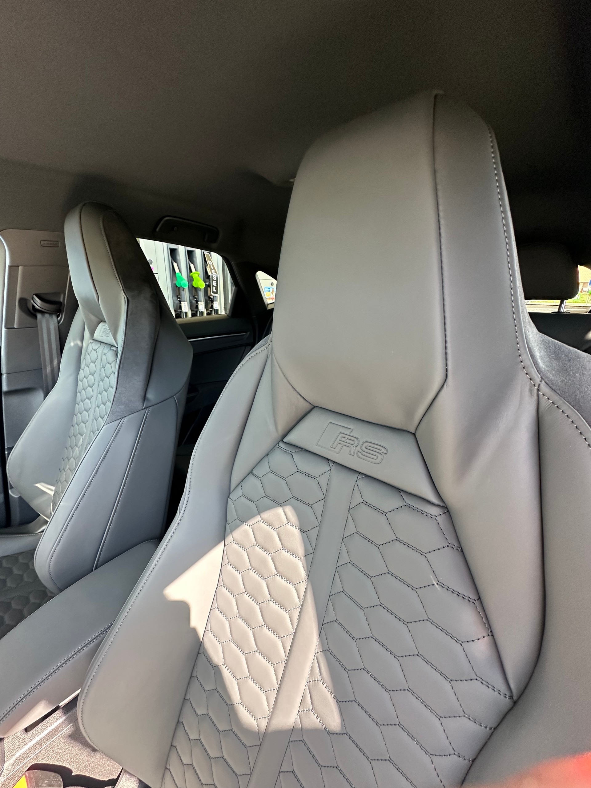 AUDI 2.5 TFSI quattro S-Tronic-image-2