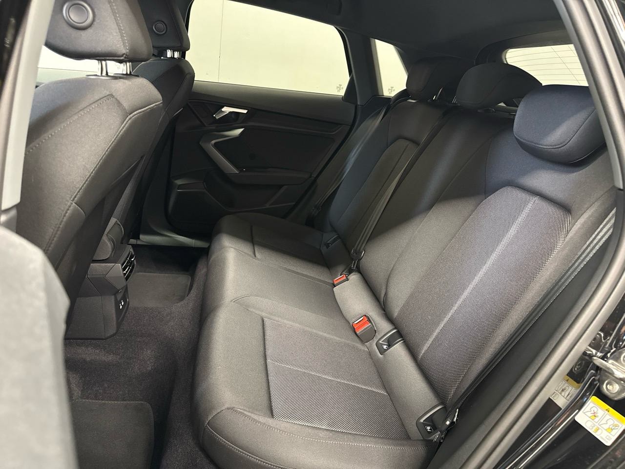AUDI A3 Sportback 35 TFSI Attraction S-tronic-image-10