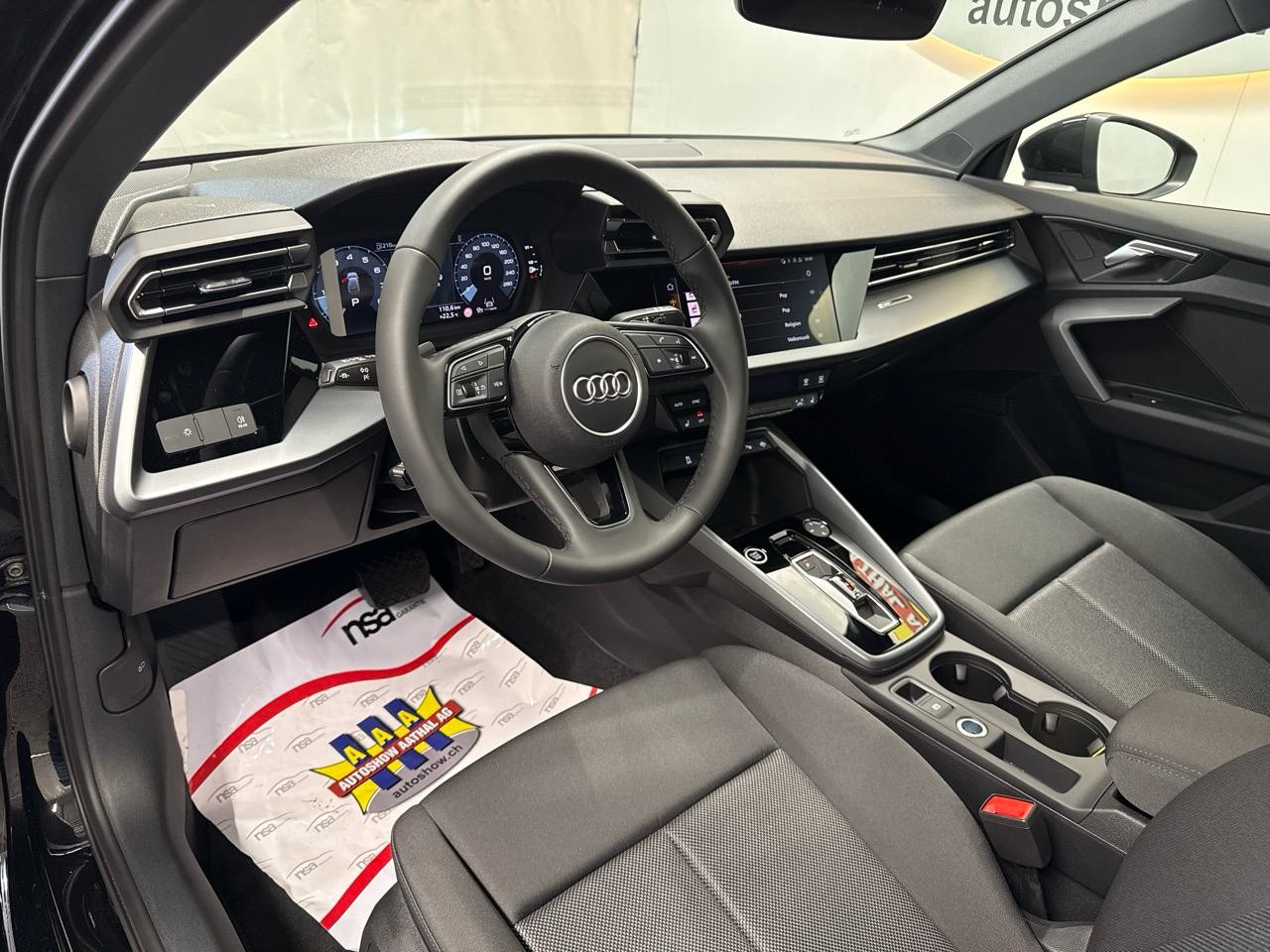 AUDI A3 Sportback 35 TFSI Attraction S-tronic-showroom-element-2