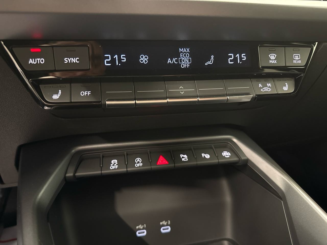 AUDI A3 Sportback 35 TFSI Attraction S-tronic-image-6