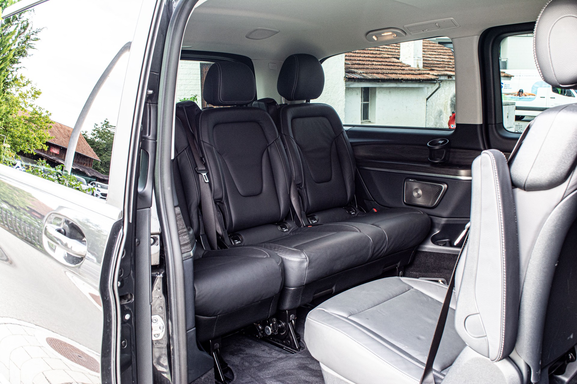 MERCEDES-BENZ V 300 d lang Avantgarde 4Matic 9G-Tronic-image-15