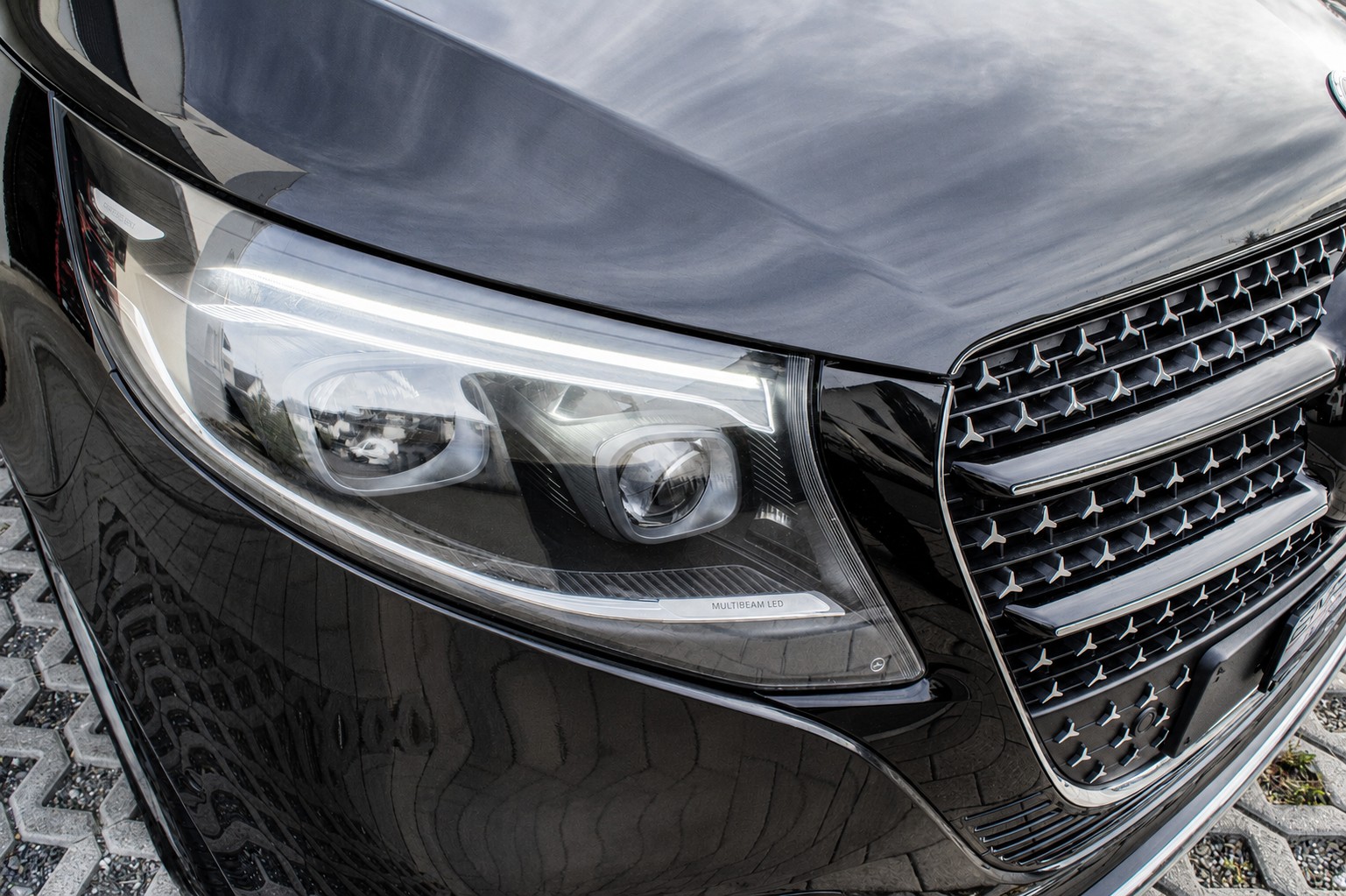 MERCEDES-BENZ V 300 d lang Avantgarde 4Matic 9G-Tronic-image-12