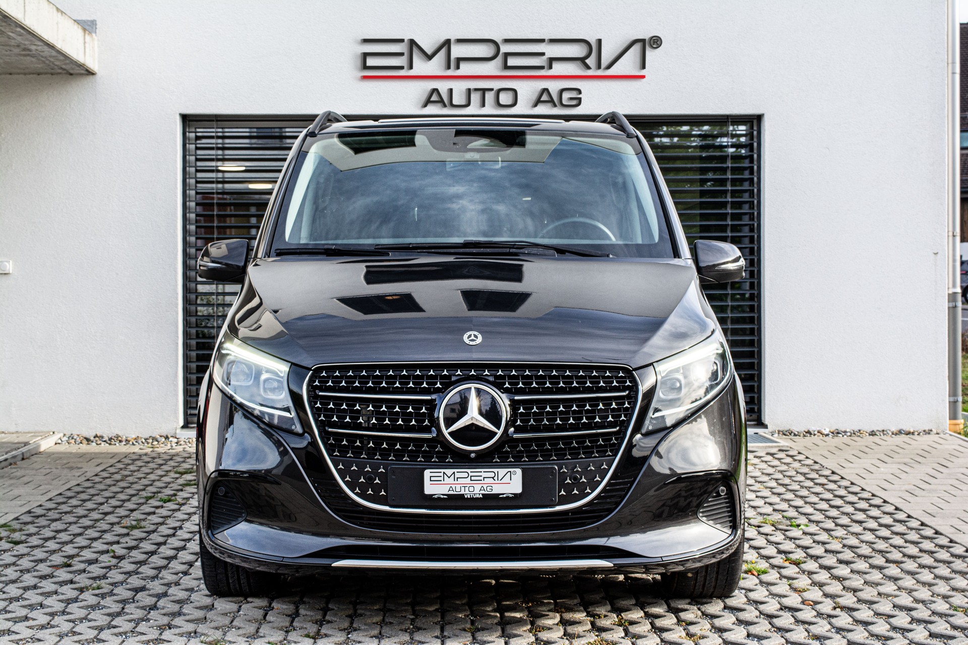MERCEDES-BENZ V 300 d lang Avantgarde 4Matic 9G-Tronic-image-4