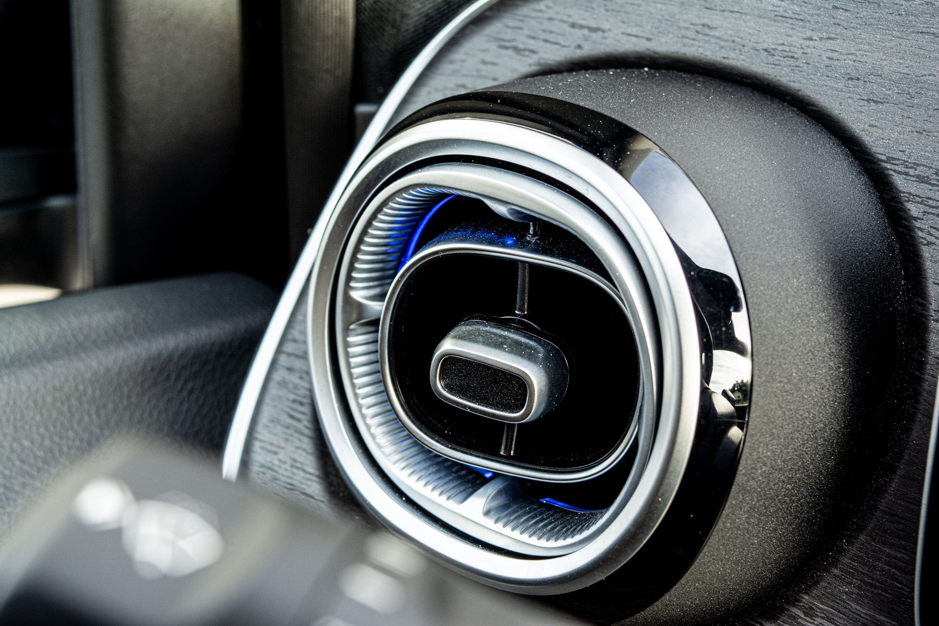 MERCEDES-BENZ V 300 d lang Avantgarde 4Matic 9G-Tronic-image-22
