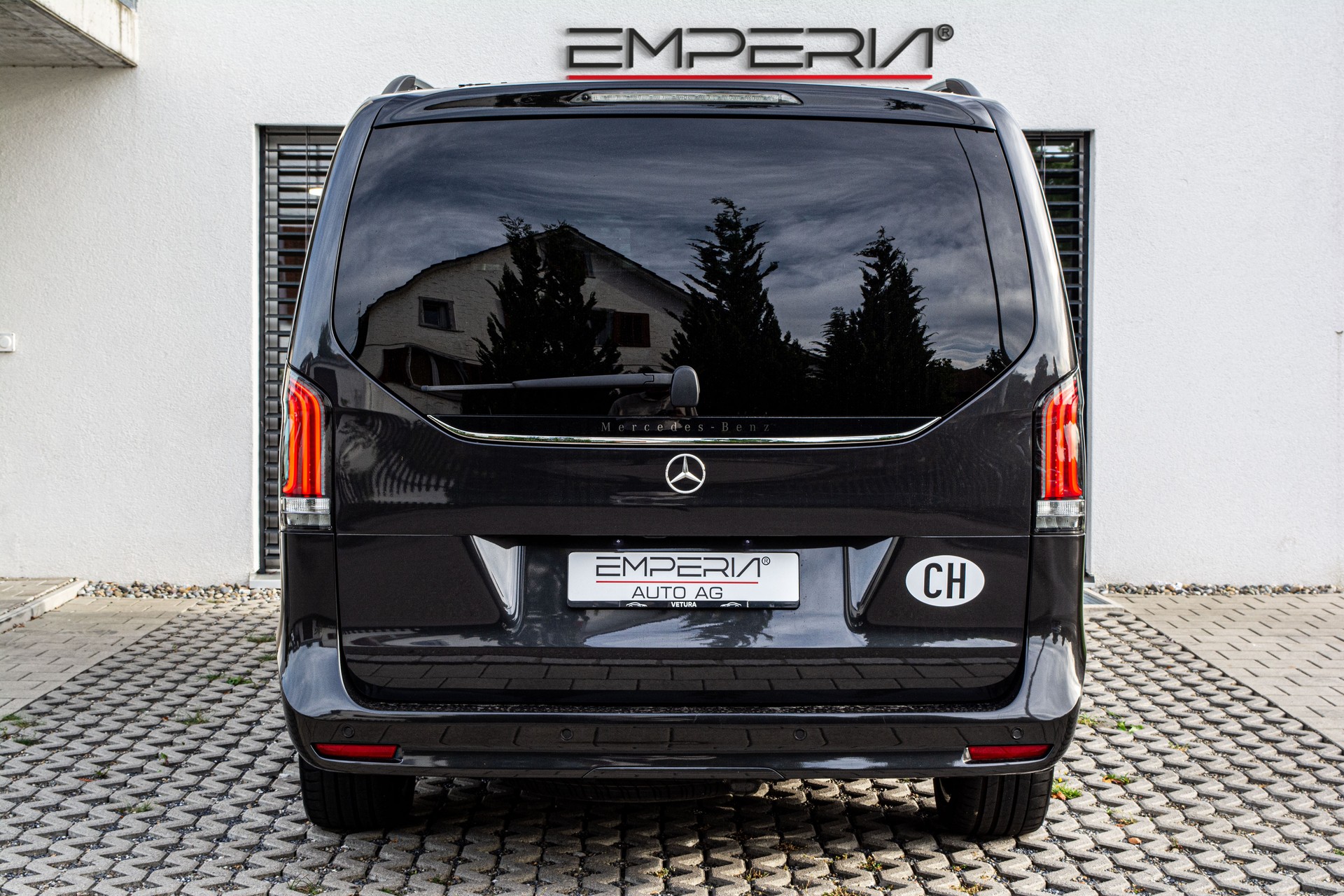 MERCEDES-BENZ V 300 d lang Avantgarde 4Matic 9G-Tronic-image-9