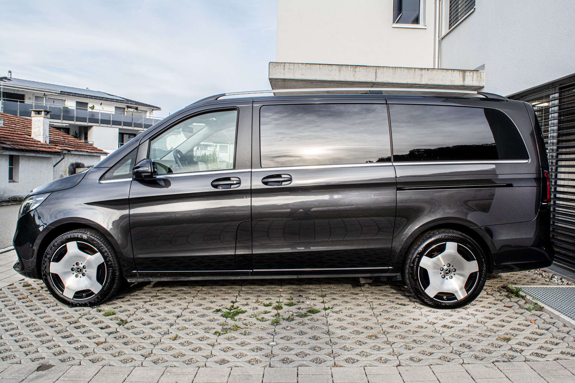 MERCEDES-BENZ V 300 d lang Avantgarde 4Matic 9G-Tronic-image-7