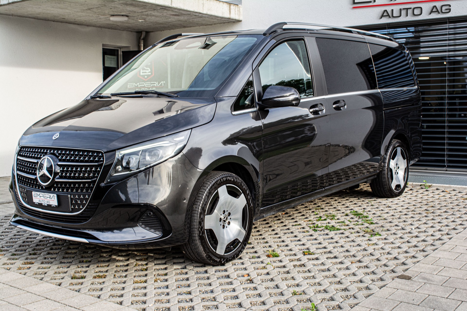 MERCEDES-BENZ V 300 d lang Avantgarde 4Matic 9G-Tronic-image-6