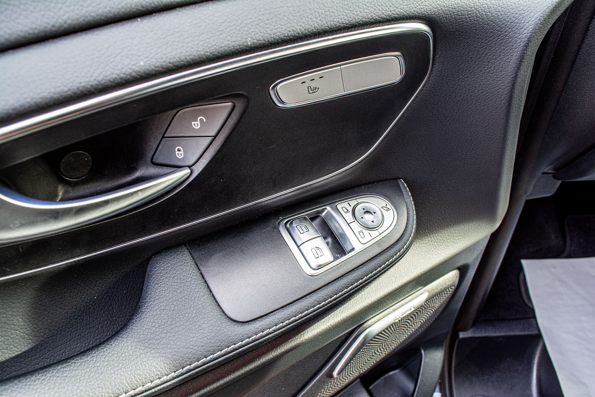 MERCEDES-BENZ V 300 d lang Avantgarde 4Matic 9G-Tronic-image-23