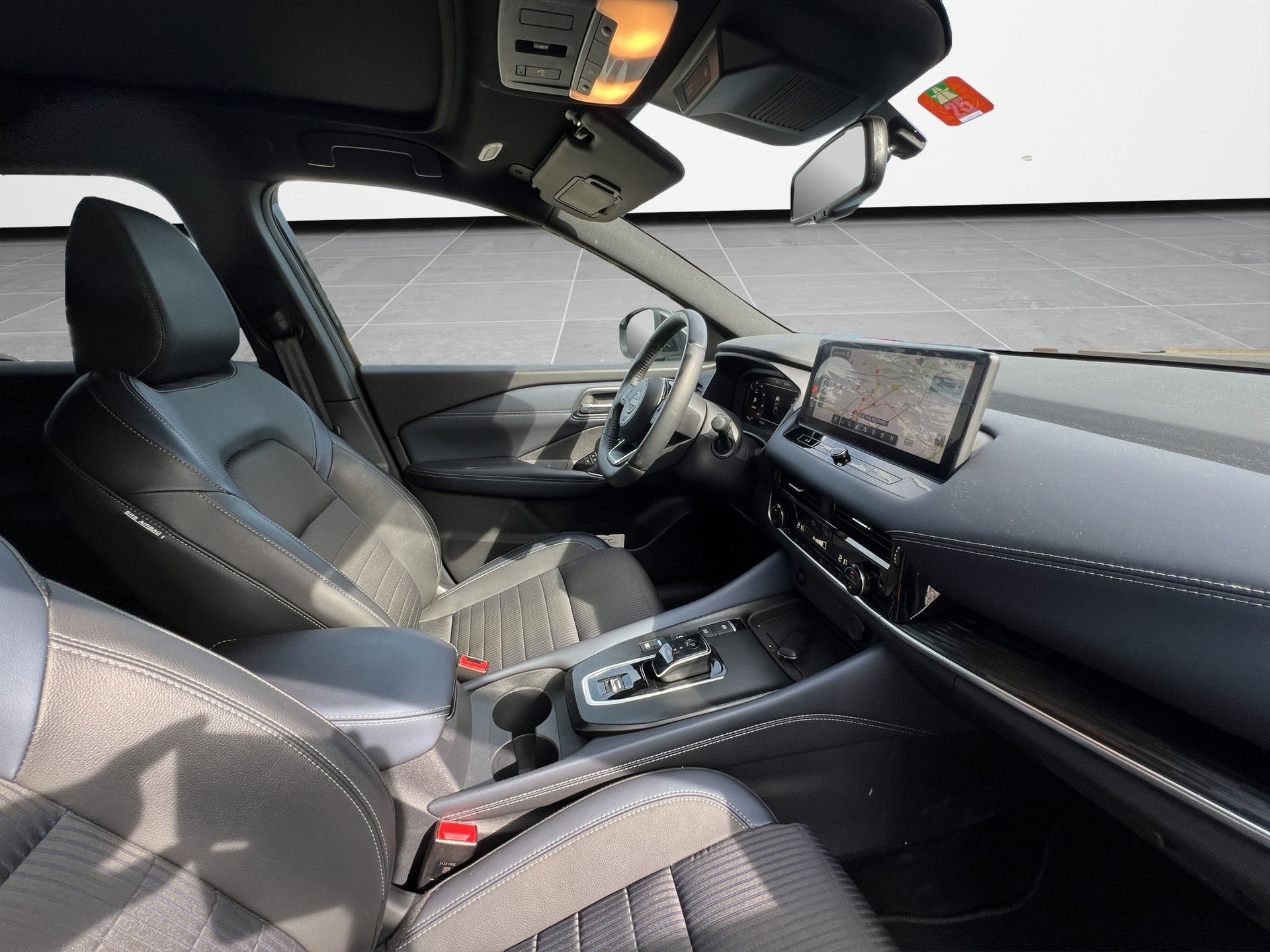 NISSAN Qashqai 1.5 VC-T Tekna-image-14