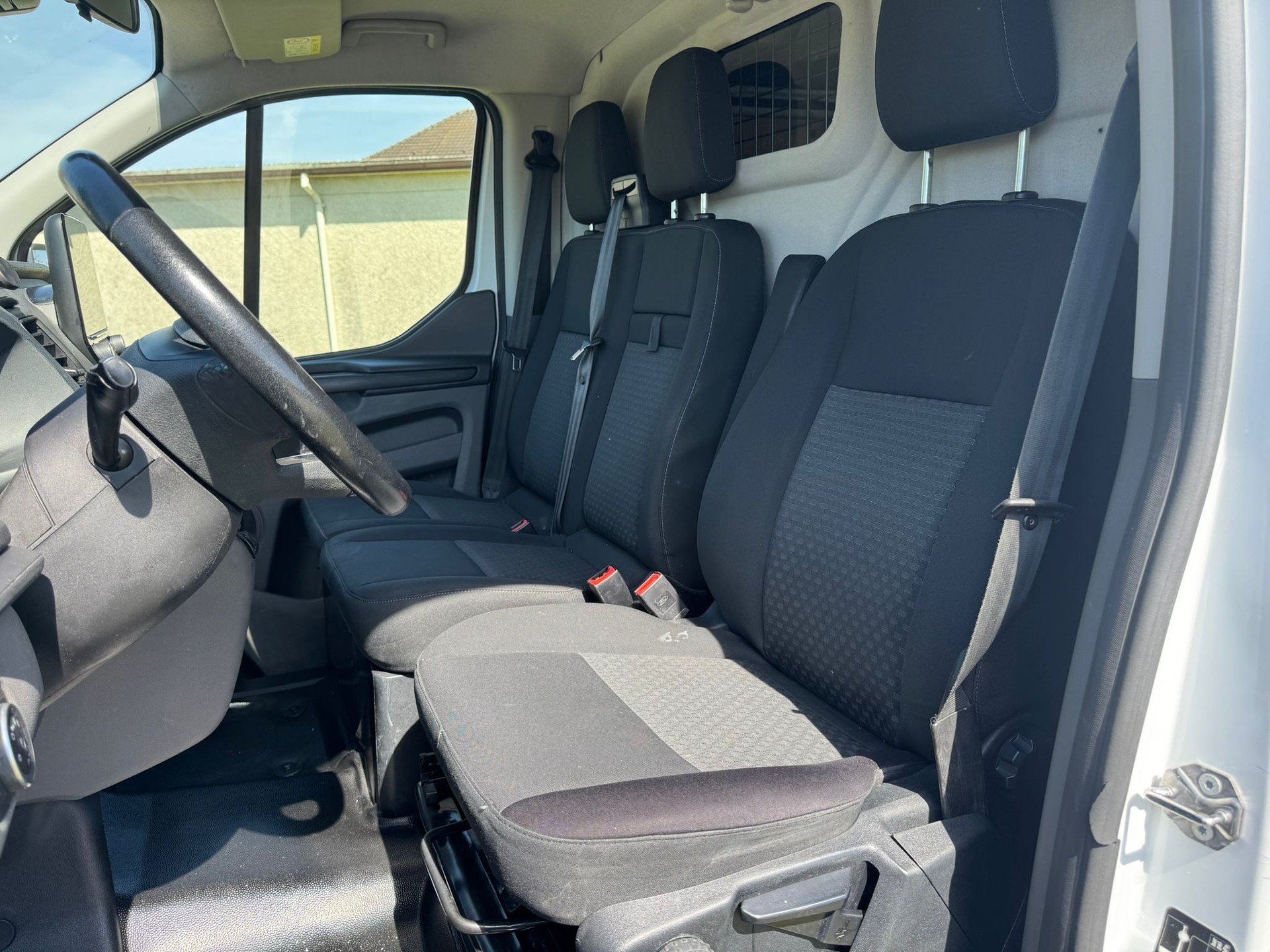 FORD Transit Custom Van 340 L2H1 Trend-image-12