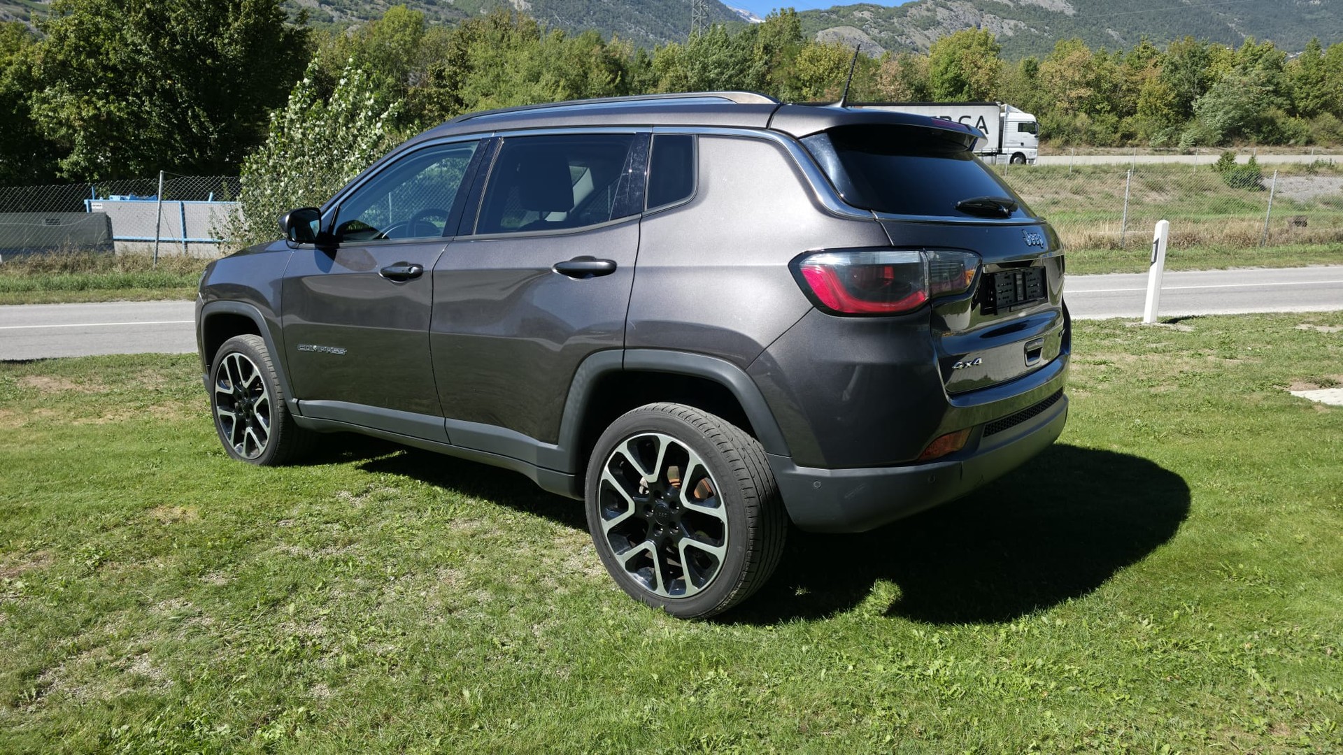 JEEP Compass 1.4 Turbo Freedom AWD 9ATX-image-2