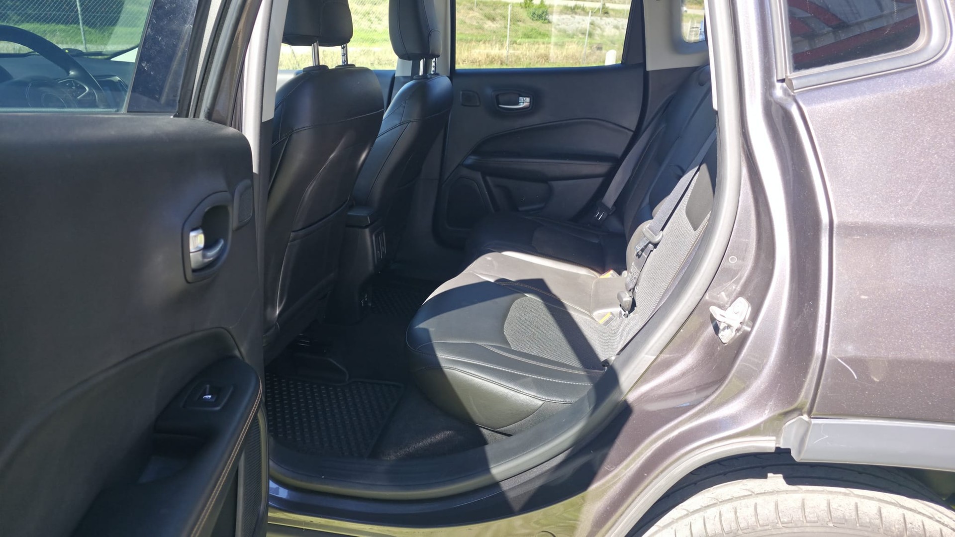 JEEP Compass 1.4 Turbo Freedom AWD 9ATX-image-9