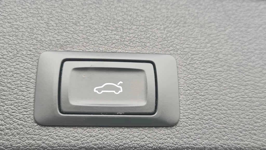 AUDI A4 Avant 40 TDI Attraction quattro S-tronic ** 204 PS ** Gr-Navi ** Sitzheizung ** Tempomat ** mit Gratis Service Paket **-image-7