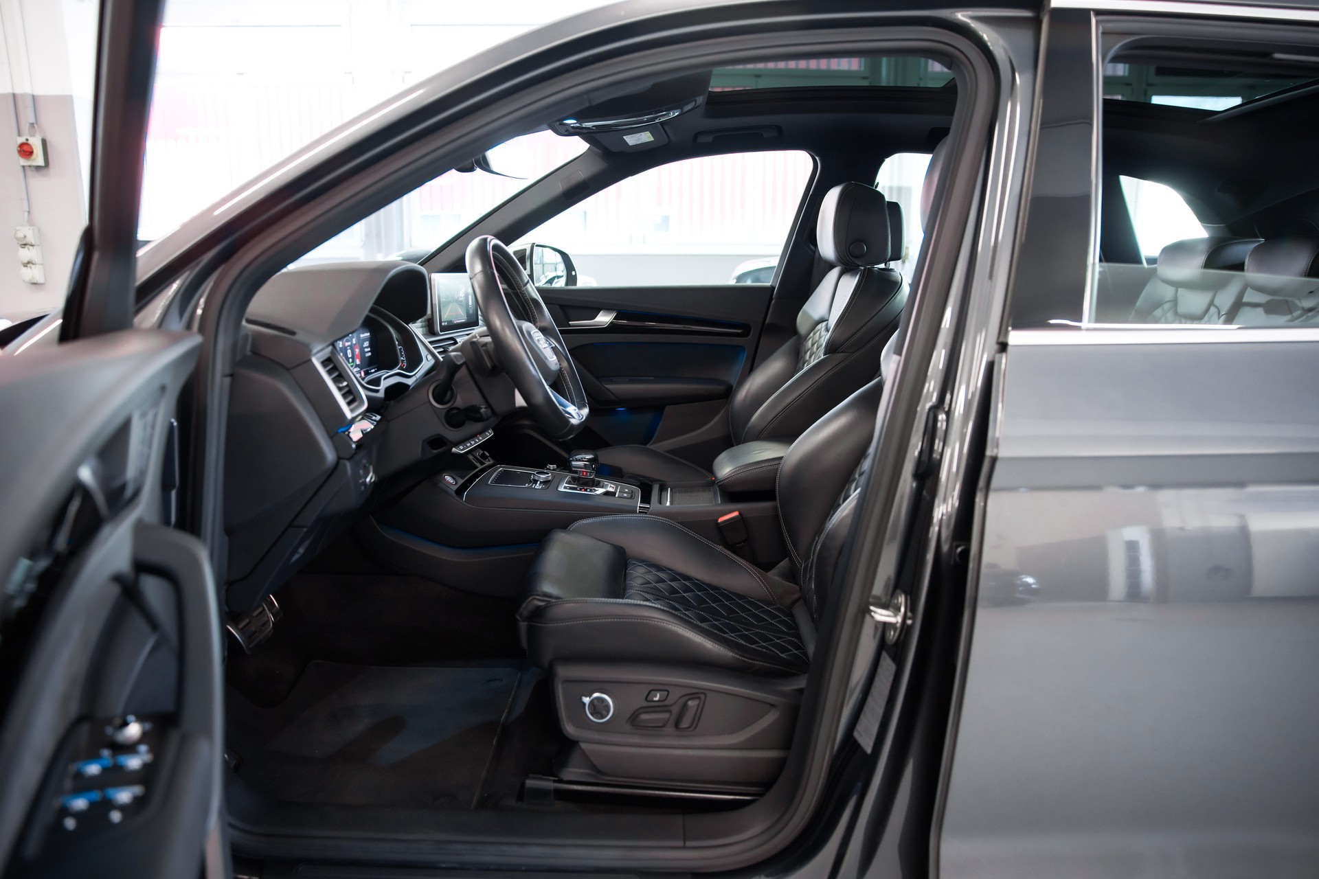 AUDI SQ5 3.0 TFSI quattro S-tronic *CH-FHZ*-image-19