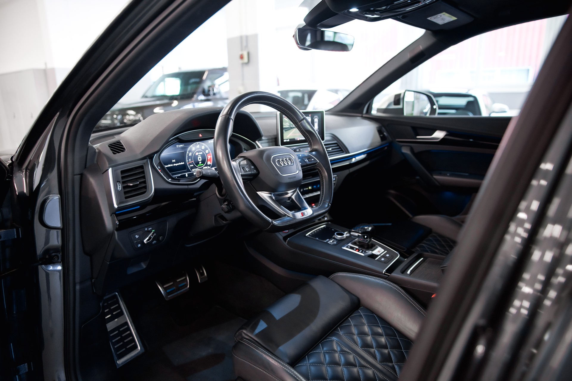 AUDI SQ5 3.0 TFSI quattro S-tronic *CH-FHZ*-image-18