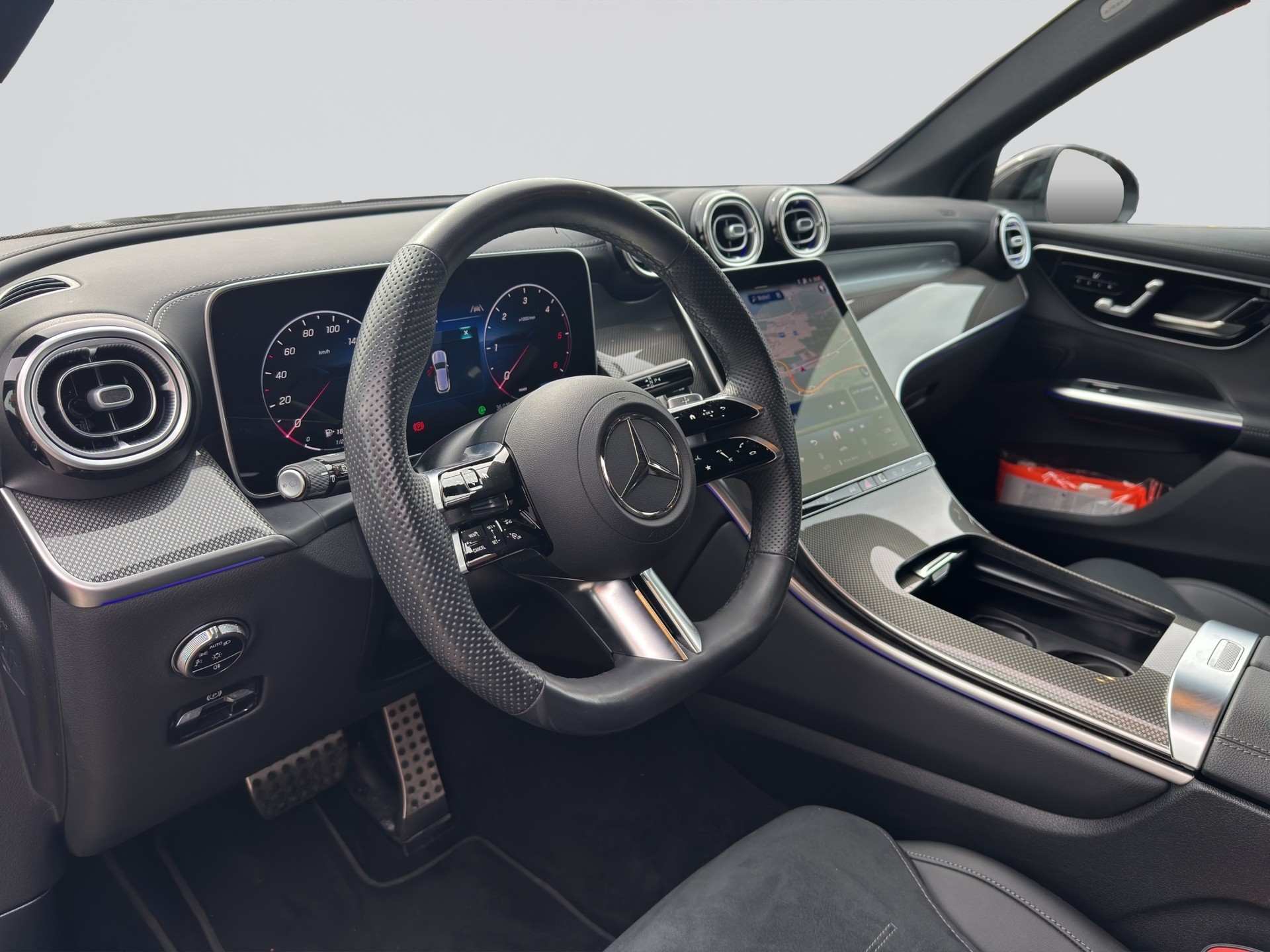 MERCEDES-BENZ GLC 220 d 4Matic 9G-Tronic AMG Line-image-9