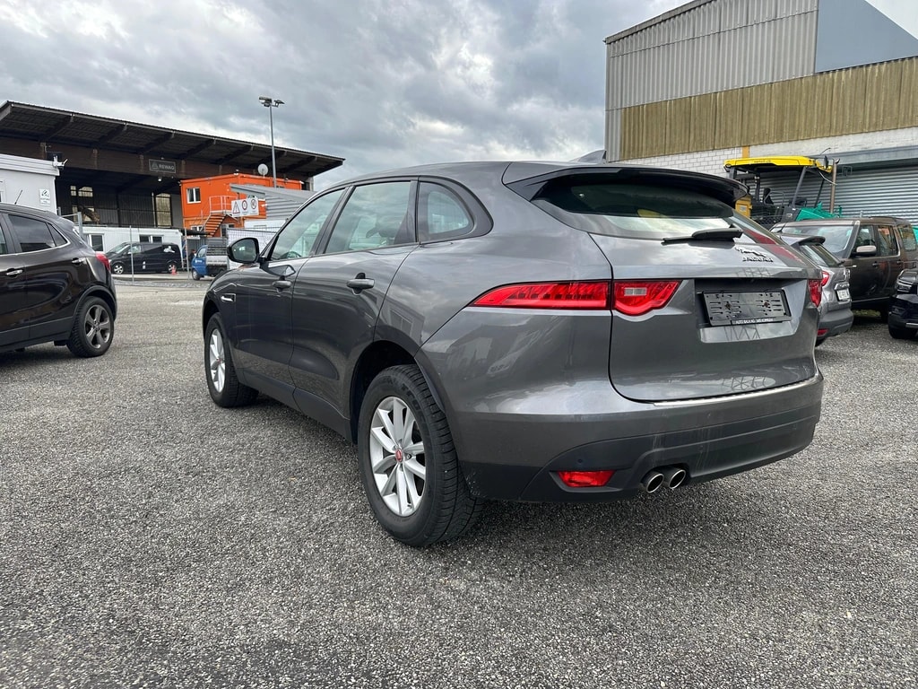 JAGUAR F-Pace 2.0d Pure AWD Automatik-image-2