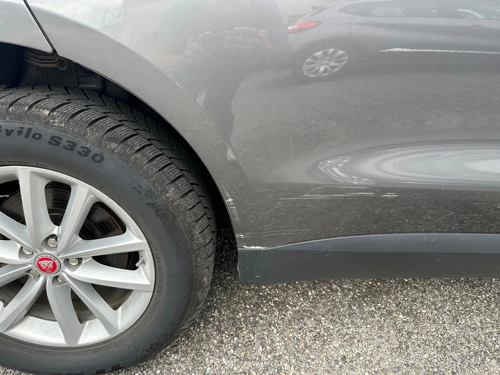 JAGUAR F-Pace 2.0d Pure AWD Automatik-image-13