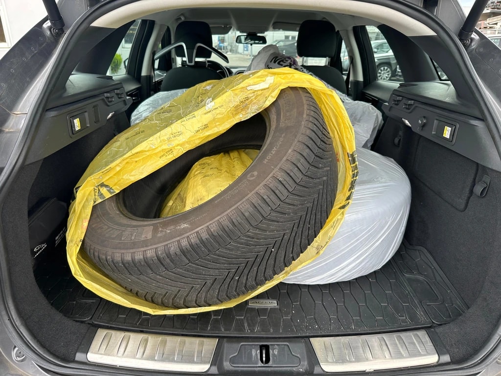 JAGUAR F-Pace 2.0d Pure AWD Automatik-image-11