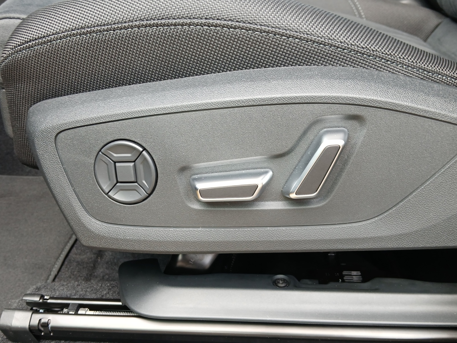 AUDI Q3 SUV TFSI quattro 150 kW S tronic-image-15