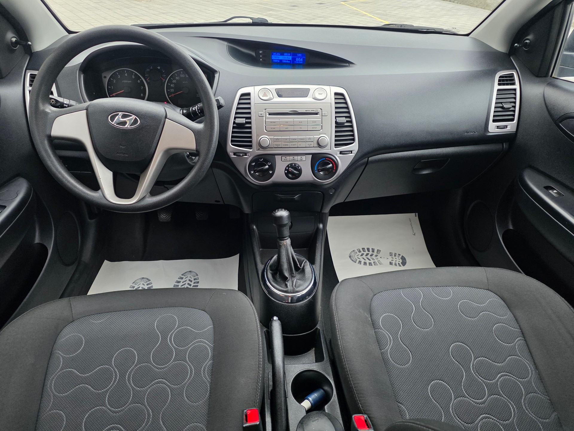 HYUNDAI i20 1.2 Comfort-image-9