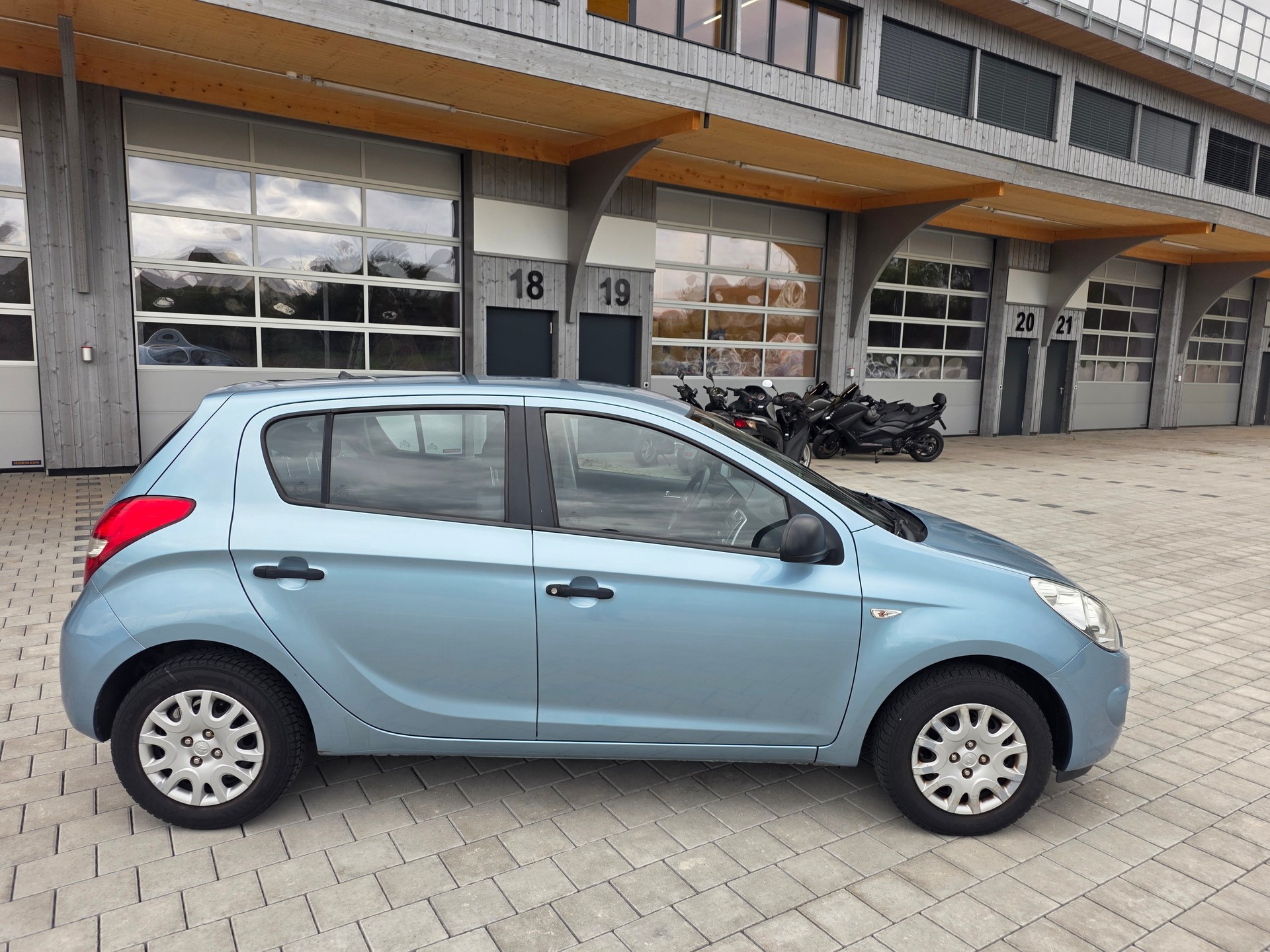HYUNDAI i20 1.2 Comfort-image-4