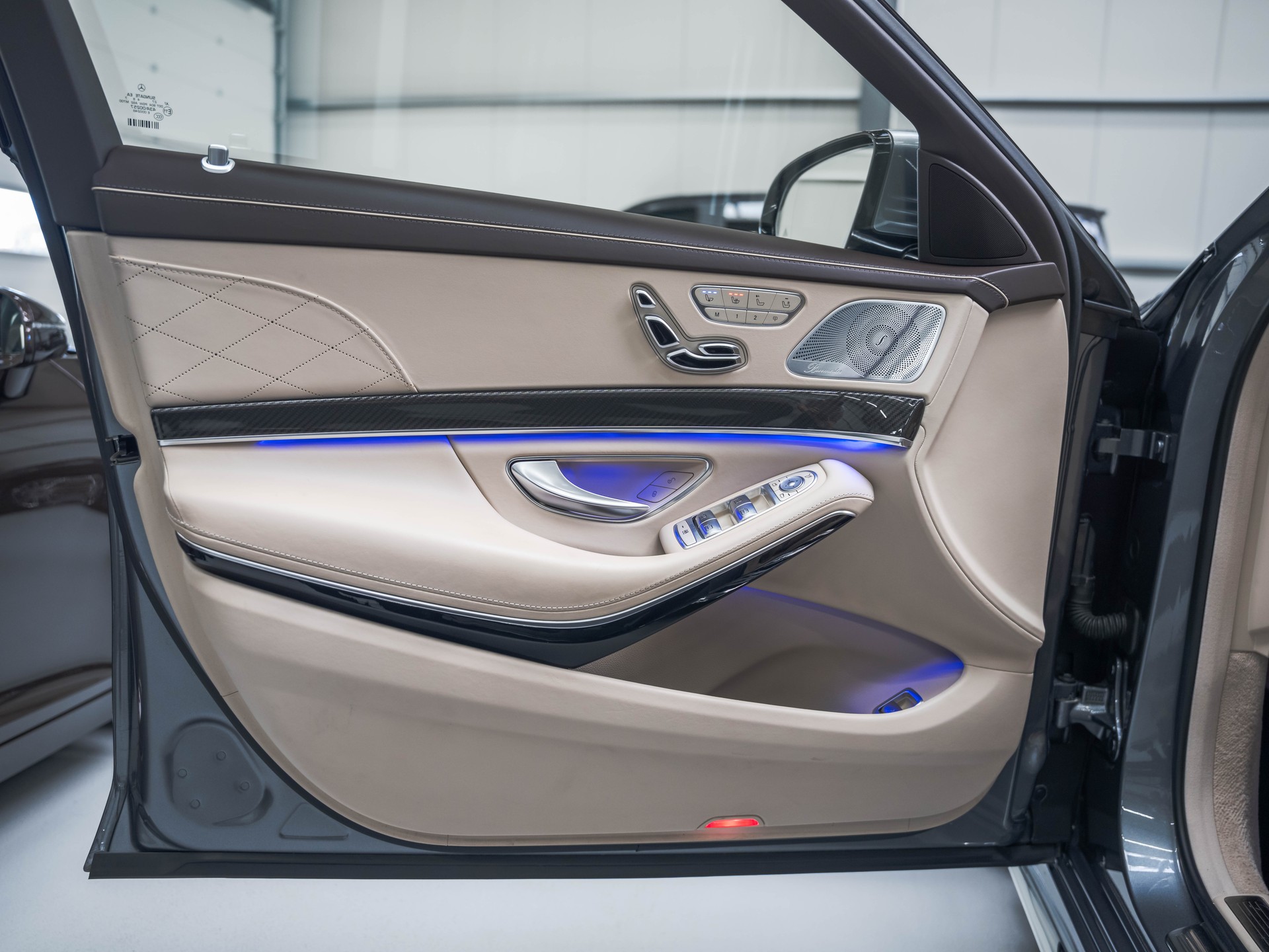 MERCEDES-BENZ S 63 AMG L 4Matic+ 9G-Tronic-image-19