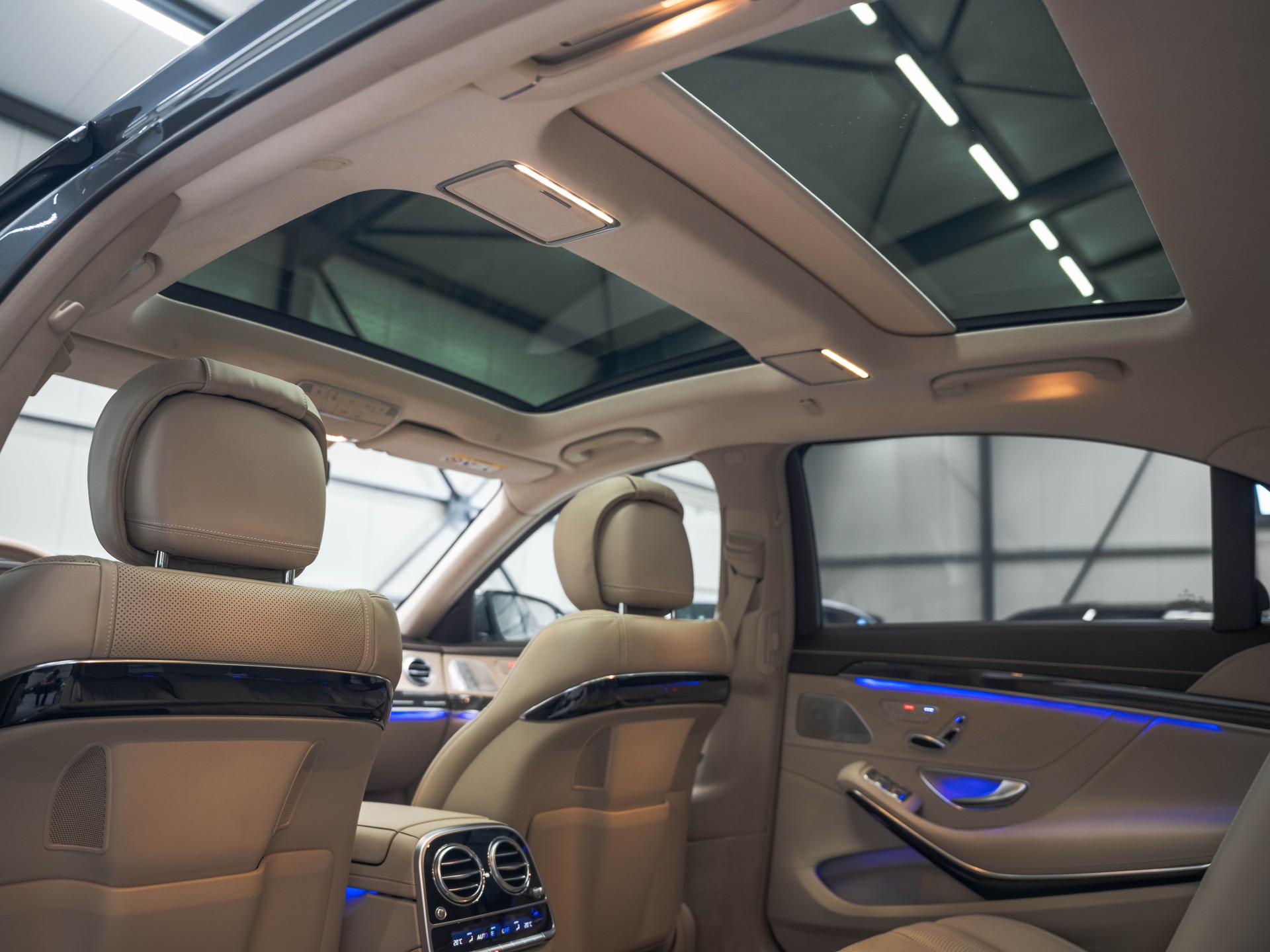 MERCEDES-BENZ S 63 AMG L 4Matic+ 9G-Tronic-image-11