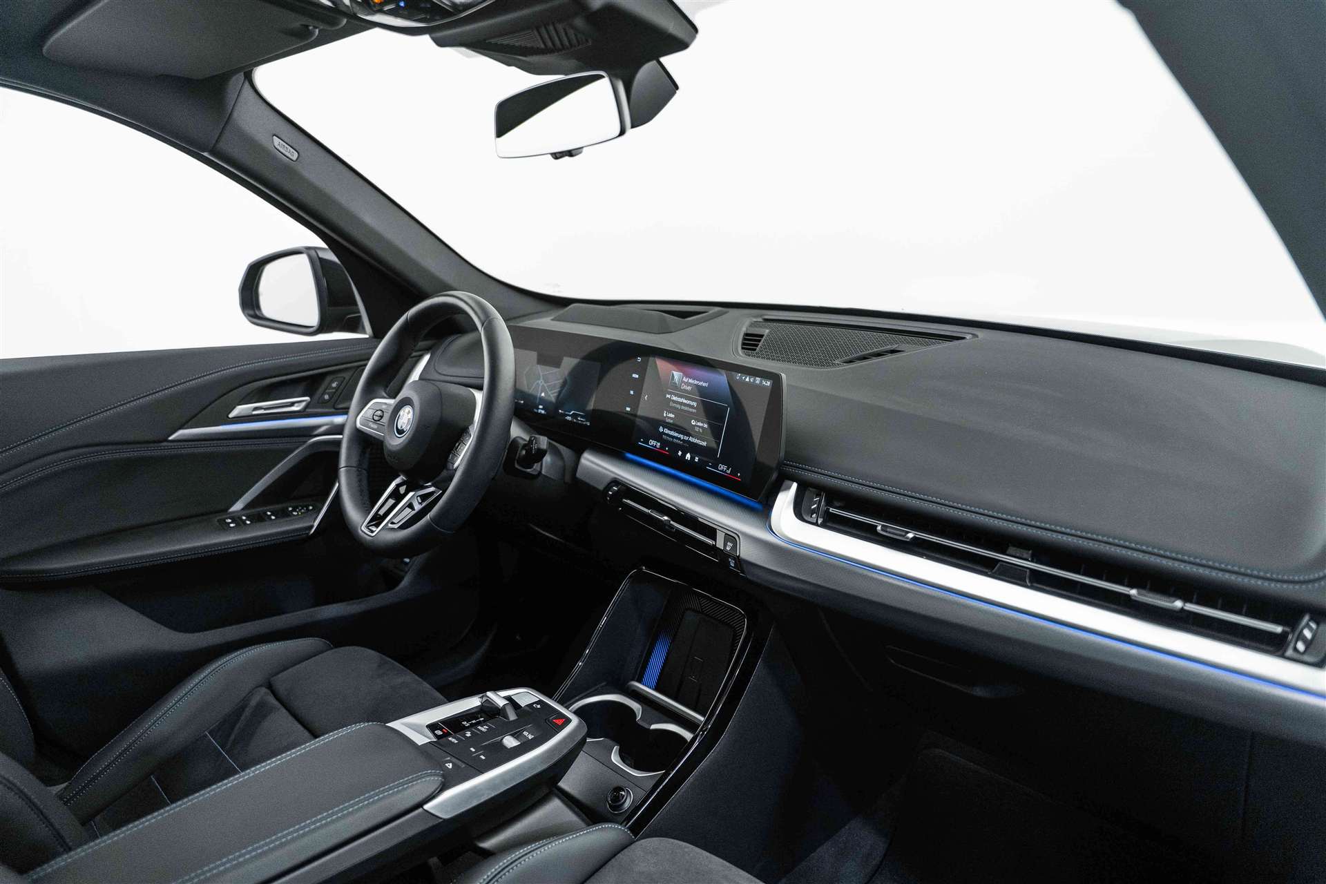 BMW BMW X1 xDrive 25e M Sport 245PS Automat-image-11
