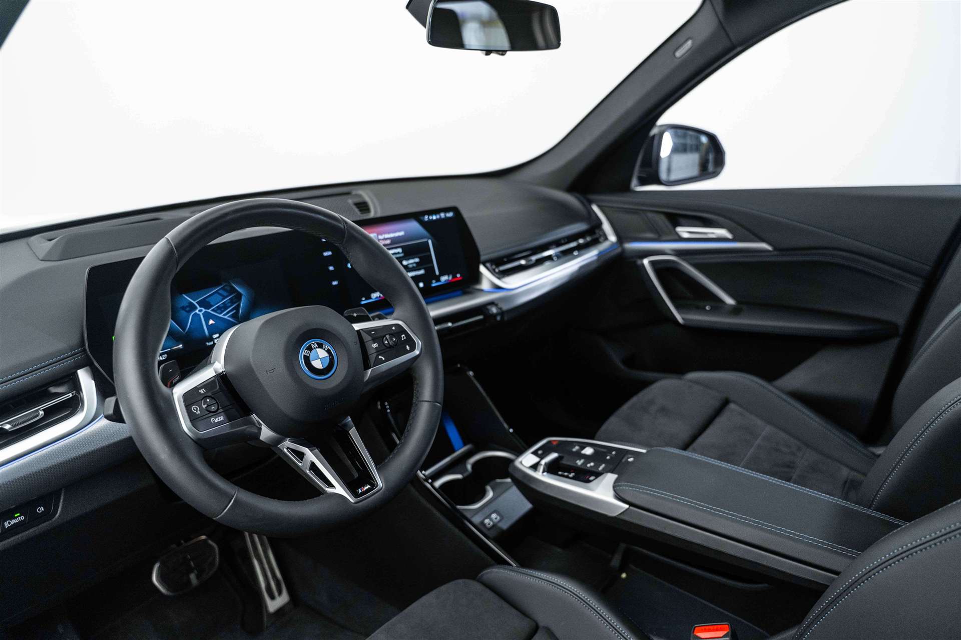 BMW BMW X1 xDrive 25e M Sport 245PS Automat-image-8