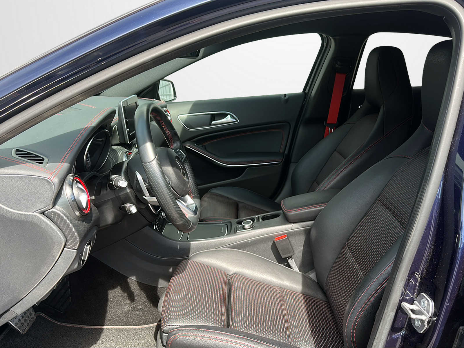 MERCEDES-BENZ A 250 Sport 4Matic 7G-DCT-image-11