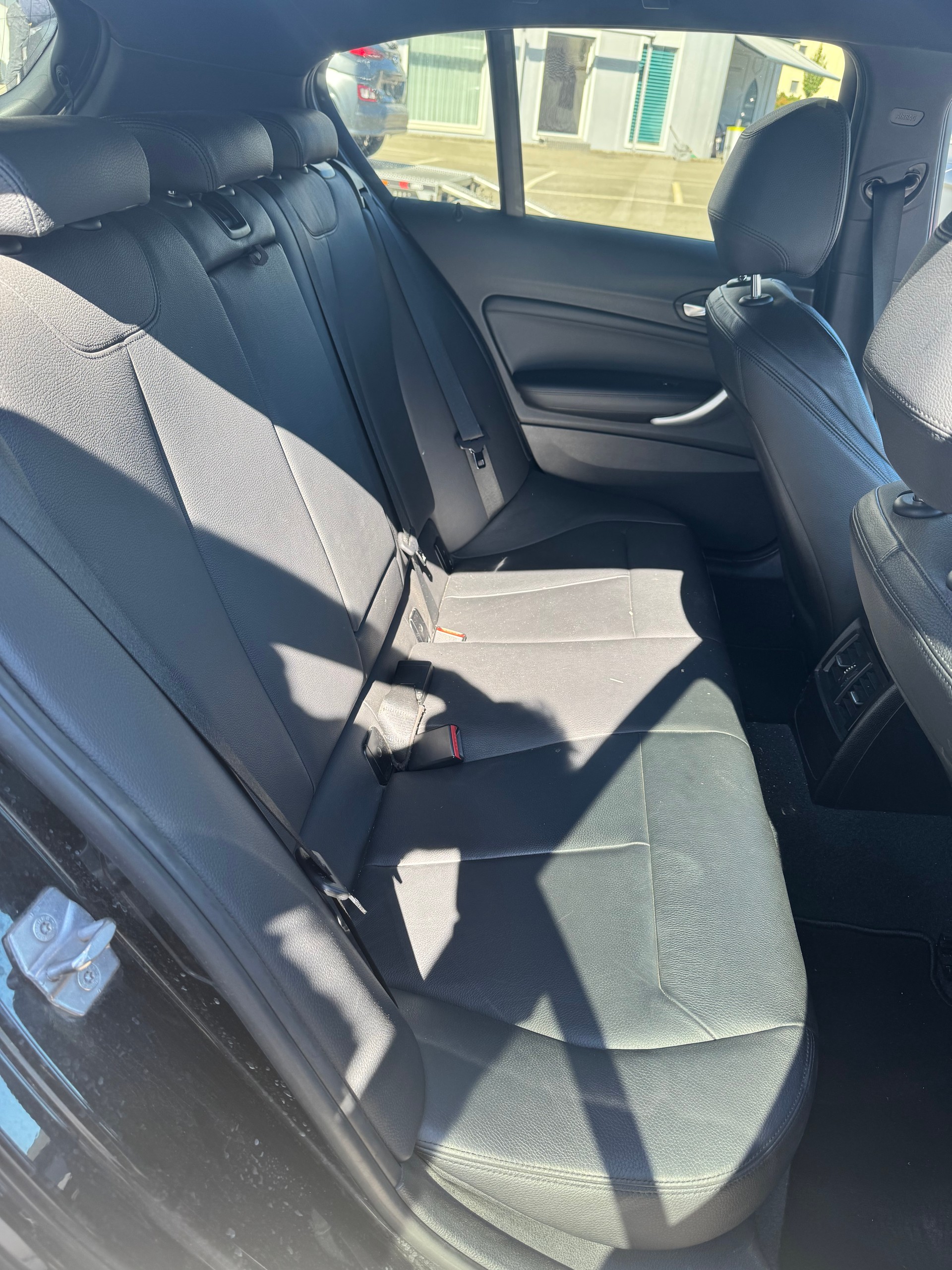 BMW M135i xDrive Steptronic-image-6