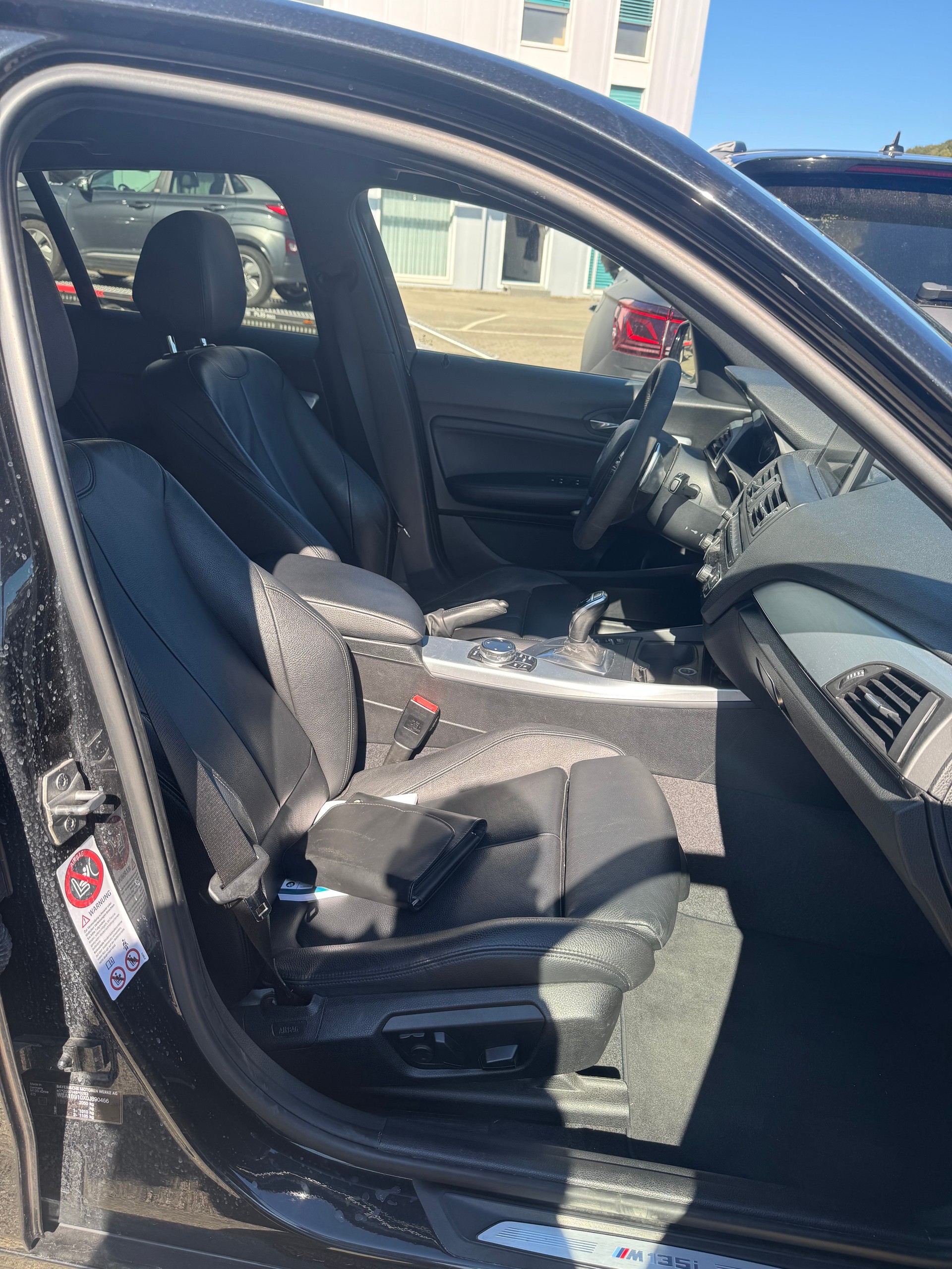 BMW M135i xDrive Steptronic-image-5