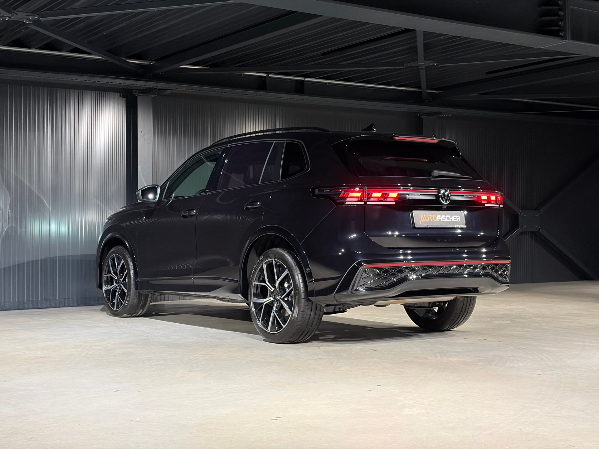 VW Tiguan 2.0 TSI DSG R-Line 4Motion *VOLLLEDER*-image-7