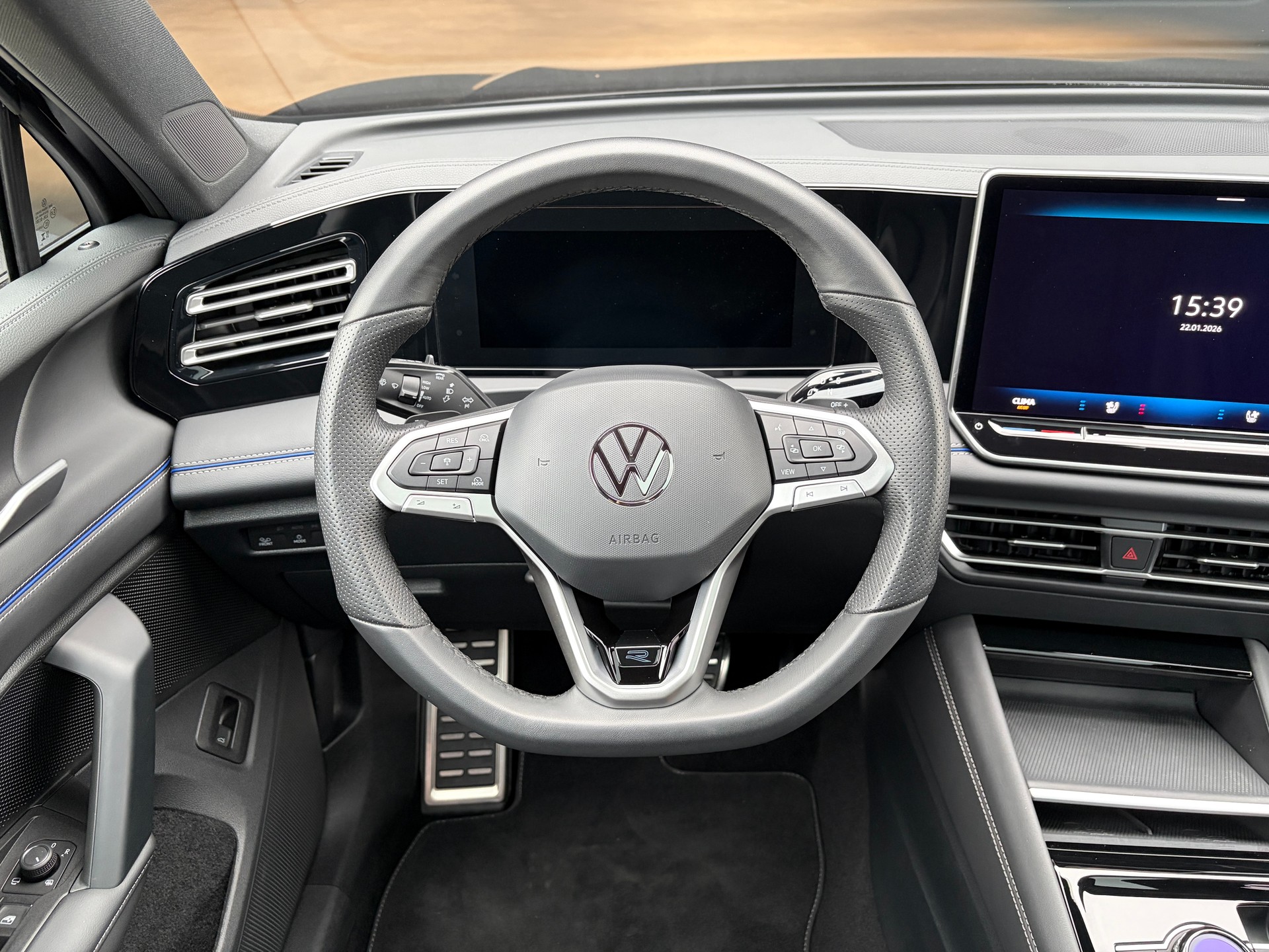 VW Tiguan 2.0 TSI DSG R-Line 4Motion *VOLLLEDER*-image-15