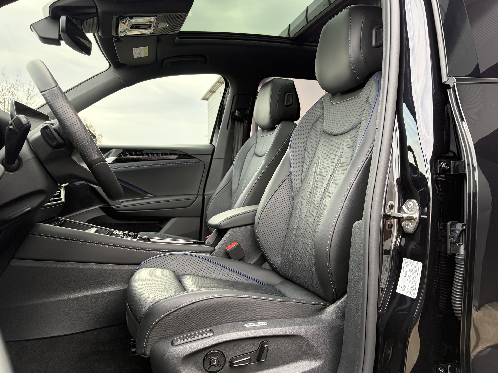 VW Tiguan 2.0 TSI DSG R-Line 4Motion *VOLLLEDER*-image-9