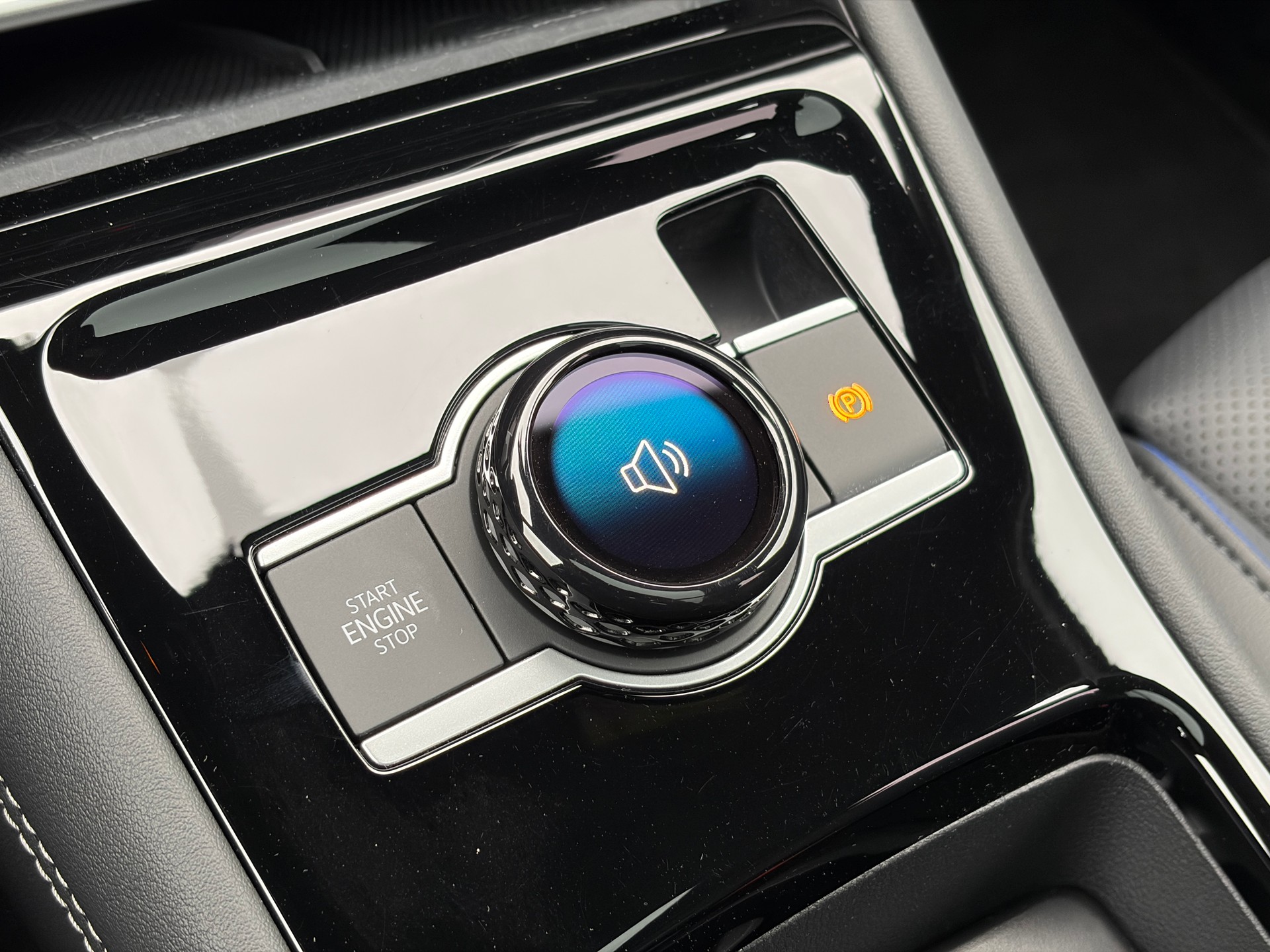 VW Tiguan 2.0 TSI DSG R-Line 4Motion *VOLLLEDER*-image-19