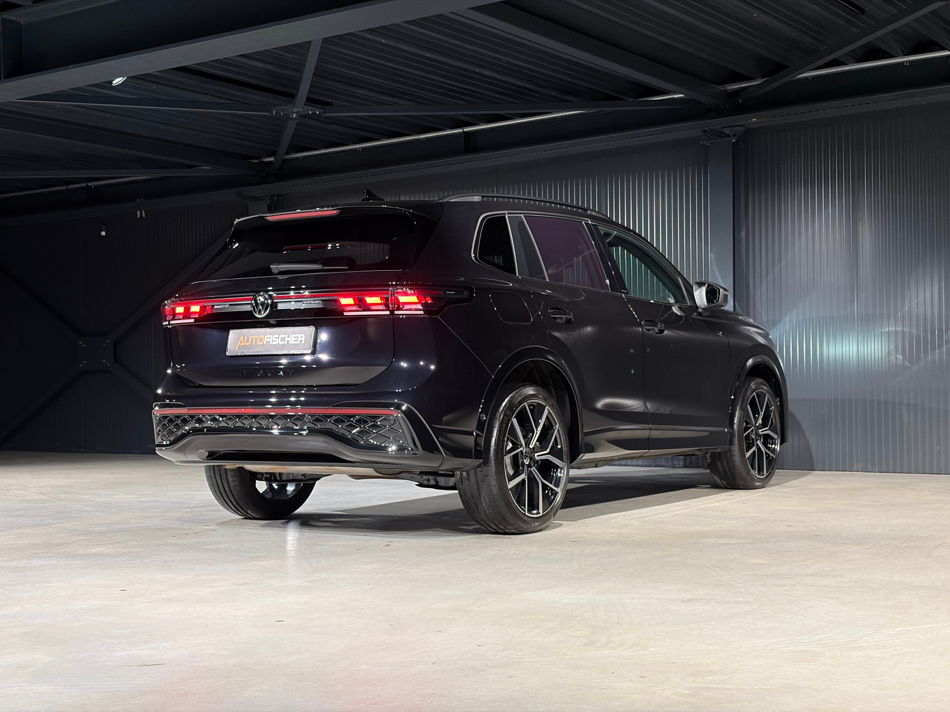 VW Tiguan 2.0 TSI DSG R-Line 4Motion *VOLLLEDER*-image-6