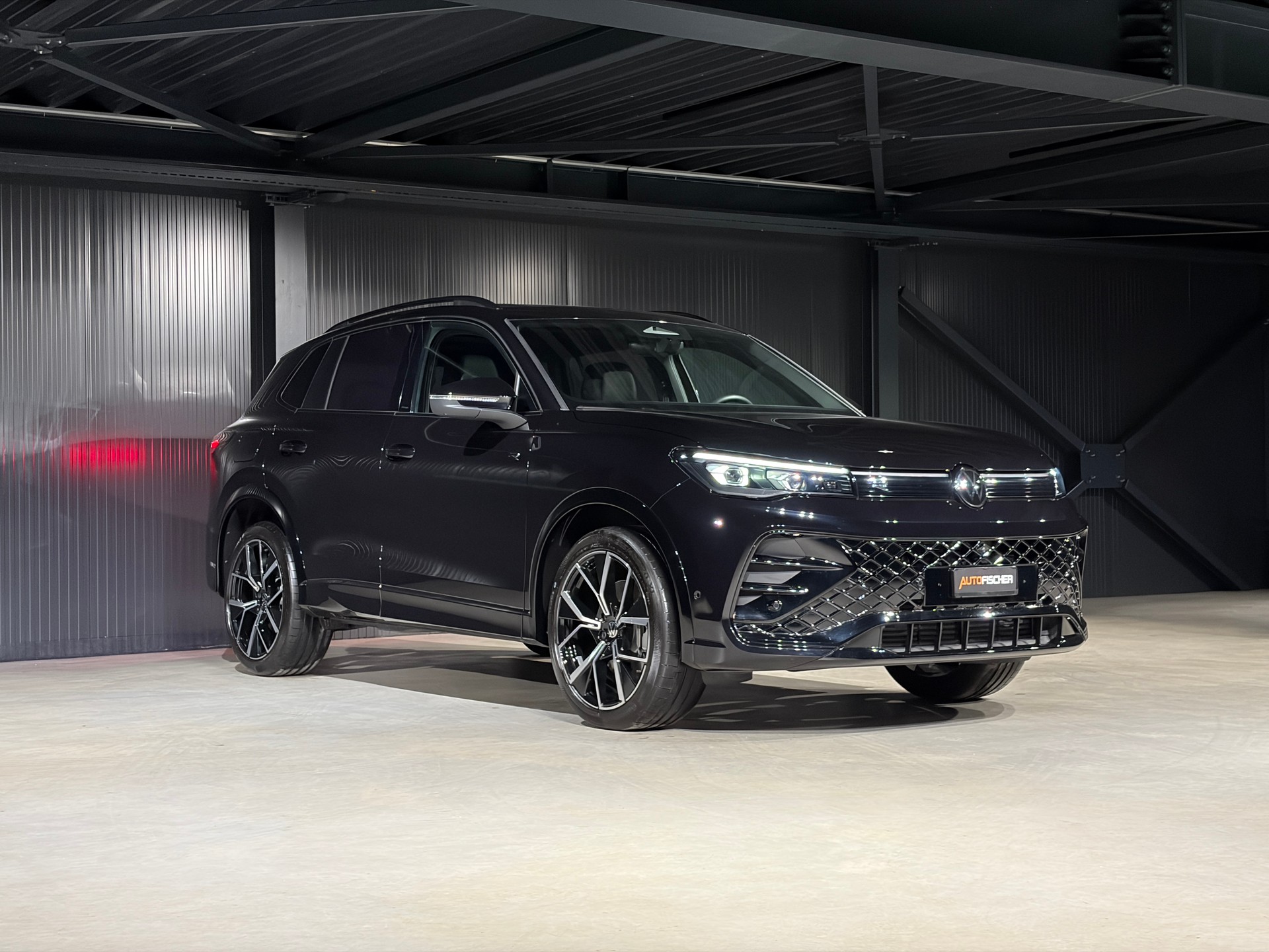 VW Tiguan 2.0 TSI DSG R-Line 4Motion *VOLLLEDER*-image-4