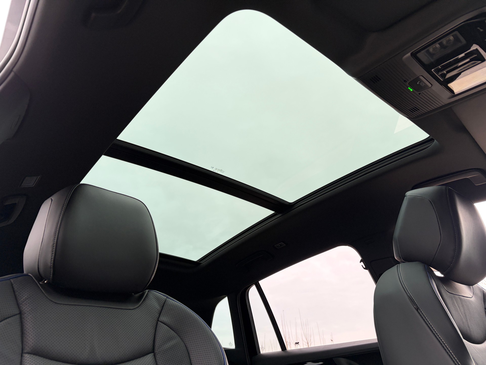 VW Tiguan 2.0 TSI DSG R-Line 4Motion *VOLLLEDER*-image-22