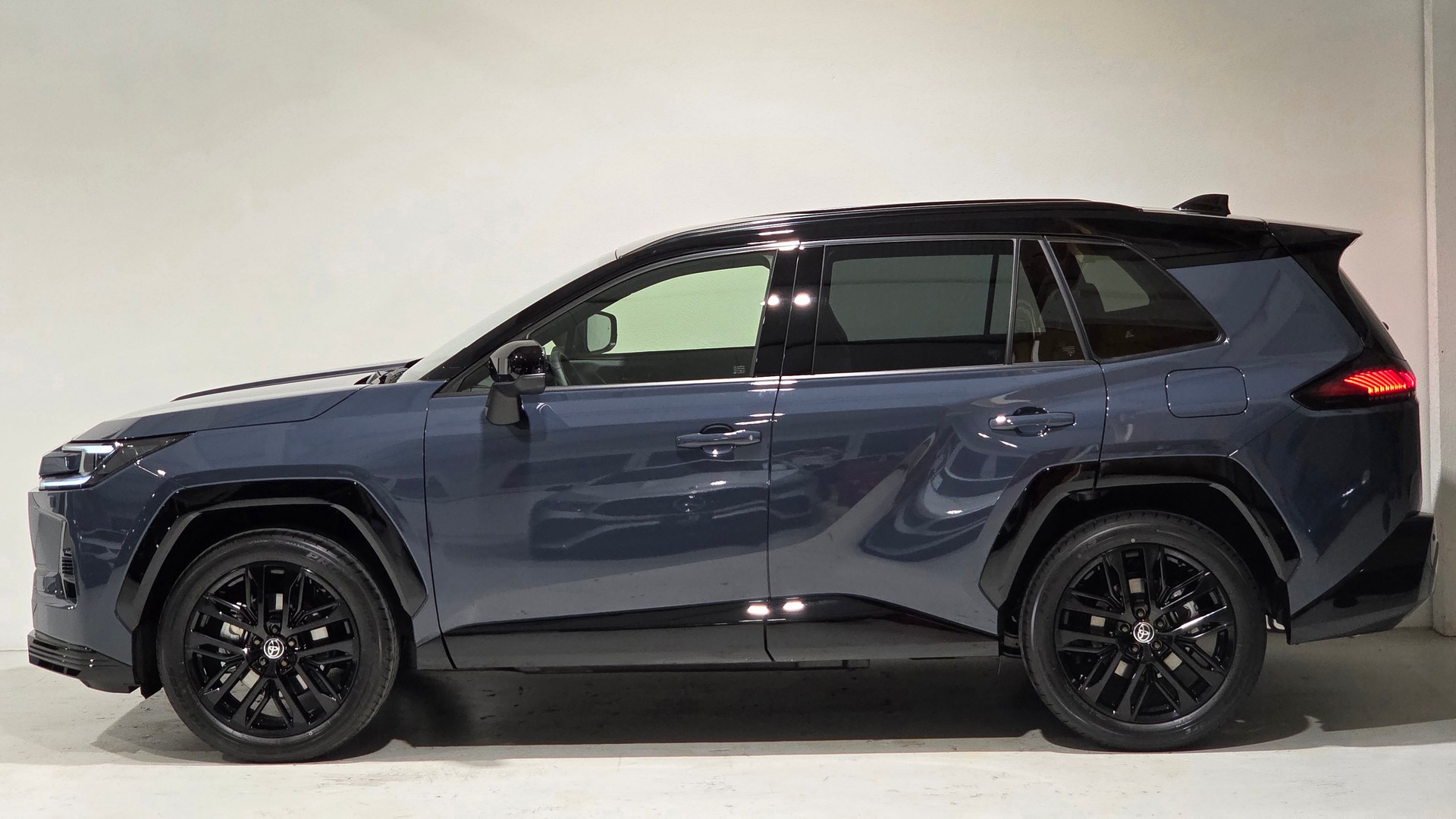 TOYOTA RAV-4 2.5 HSD Style e-CVT AWD-image-1