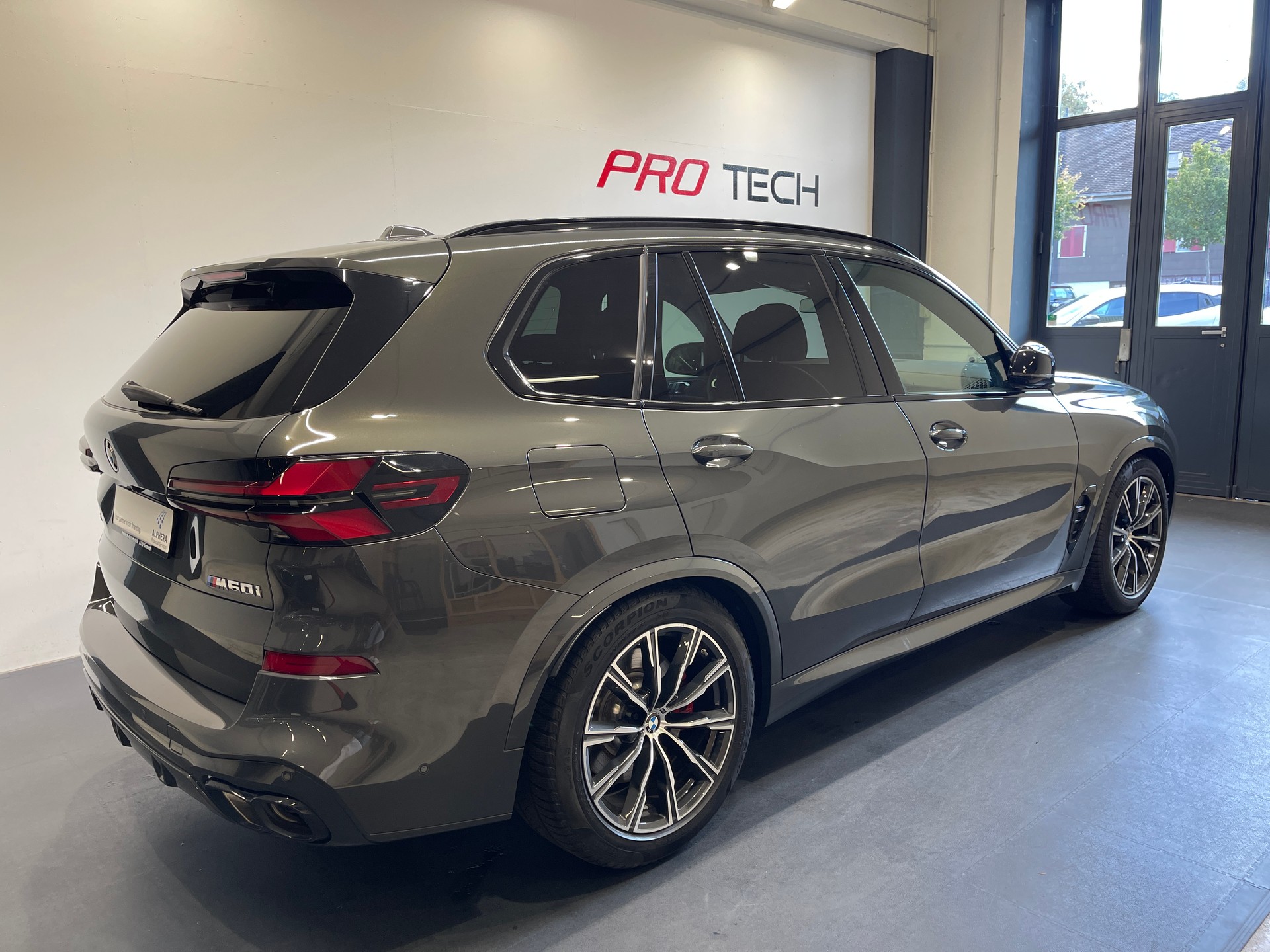BMW X5 xDrive 48V M60i M Sport Pro Steptronic *DRAVITGRAU*-image-4