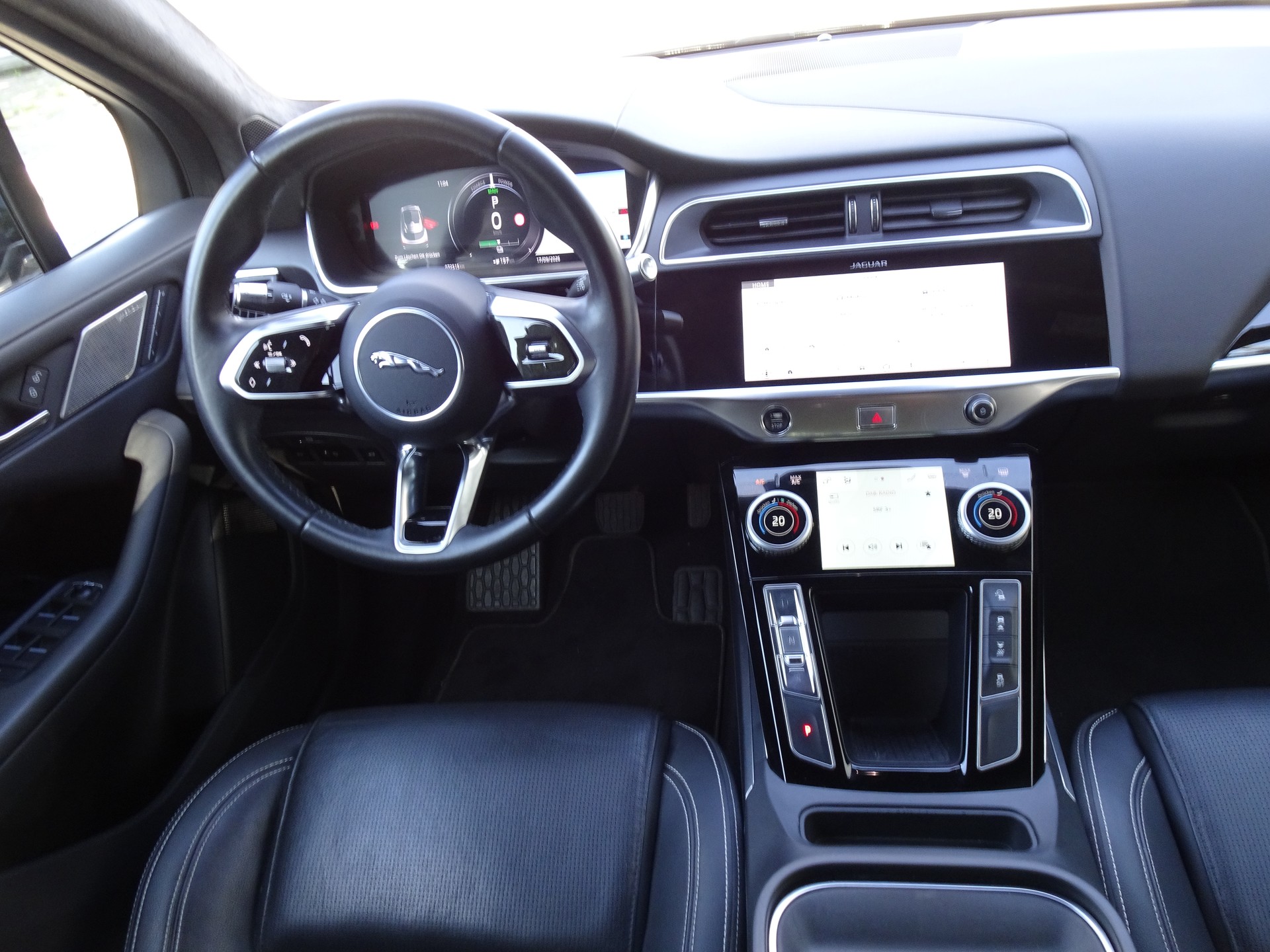 JAGUAR I-Pace EV400 HSE AWD-image-11