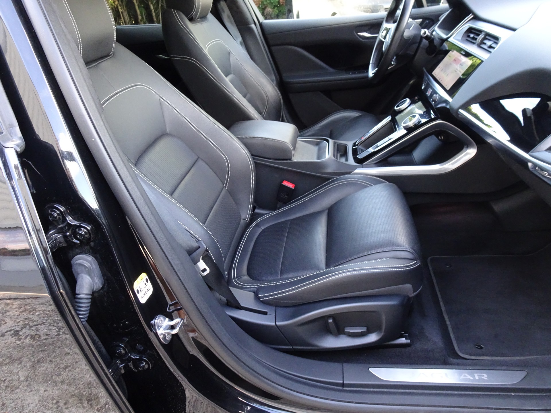 JAGUAR I-Pace EV400 HSE AWD-image-9