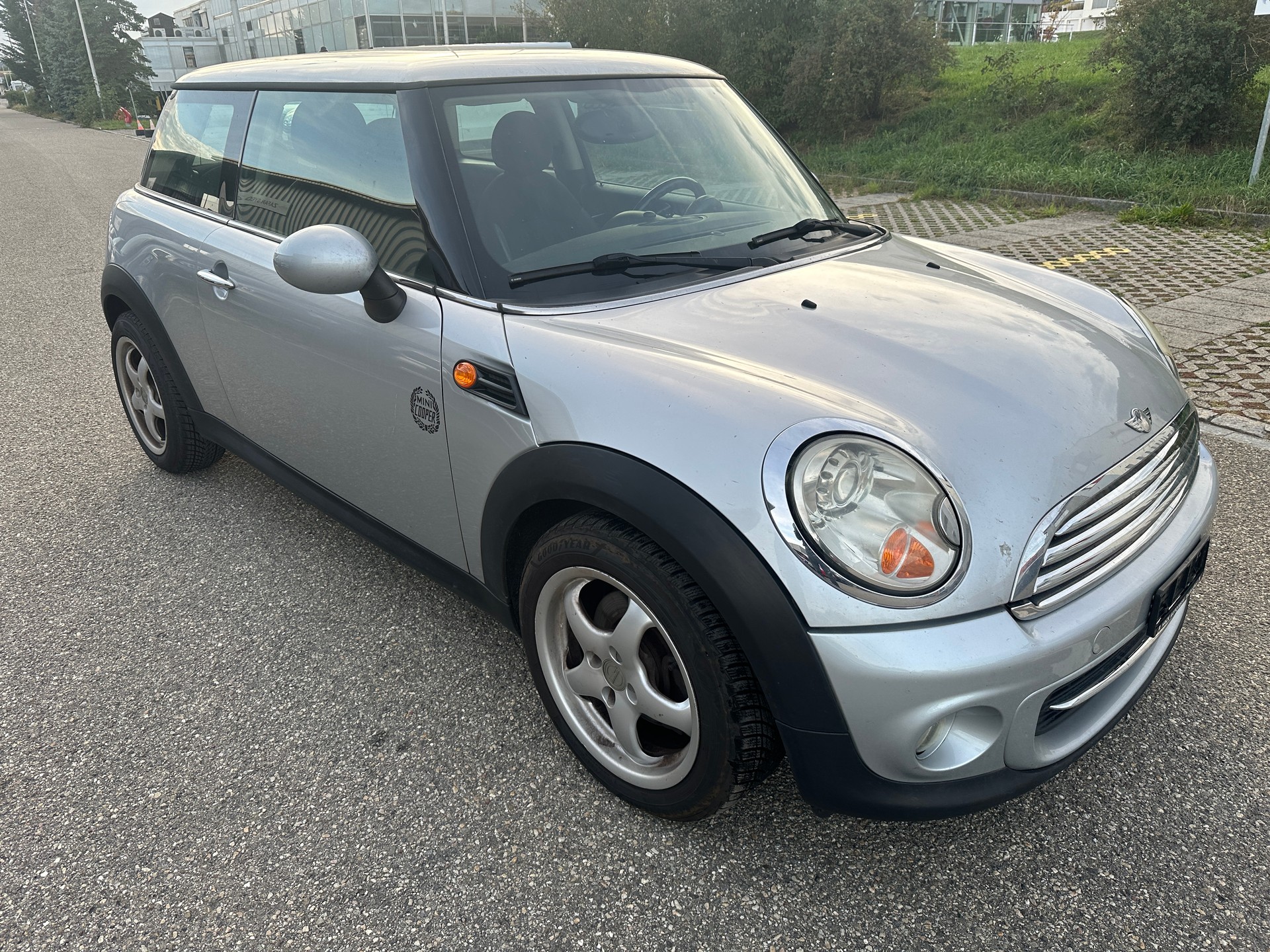 MINI Cooper-image-1