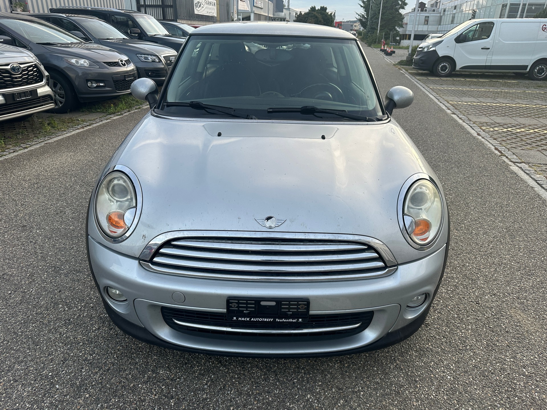 MINI Cooper-image-2