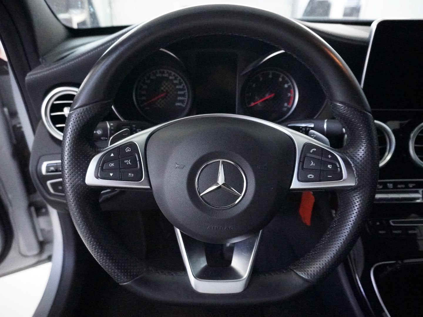 MERCEDES-BENZ C 43 AMG 4Matic 9G-Tronic-image-10